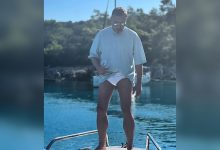 Фото - 54-летний Игорь Чапурин выложил фото в плавках и показал мускулистые ноги