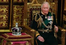 Фото - Королевский биограф: Карл III путешествует со своей туалетной бумагой