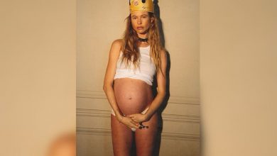 Фото - Беременная третьим ребенком Бехати Принслу выложила фото в белье и бумажной короне