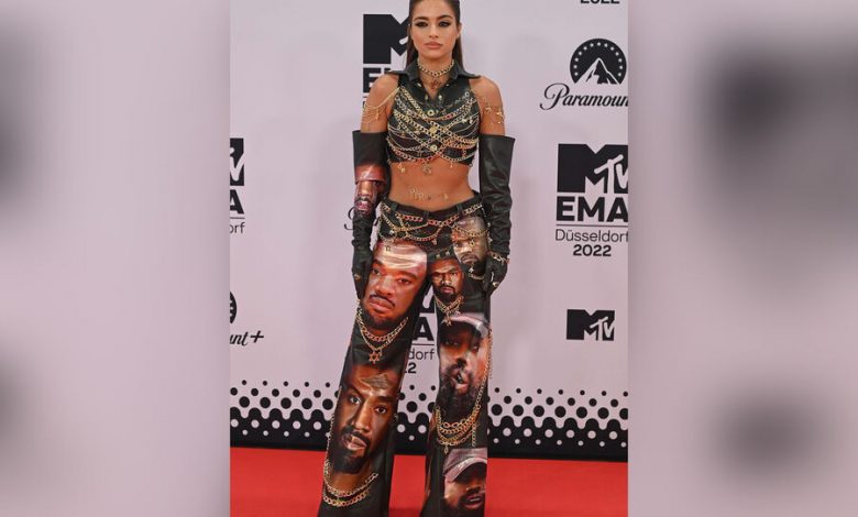 Фото - Израильская певица Ноа Кирел пришла на MTV EMA в костюме с изображением Канье Уэста